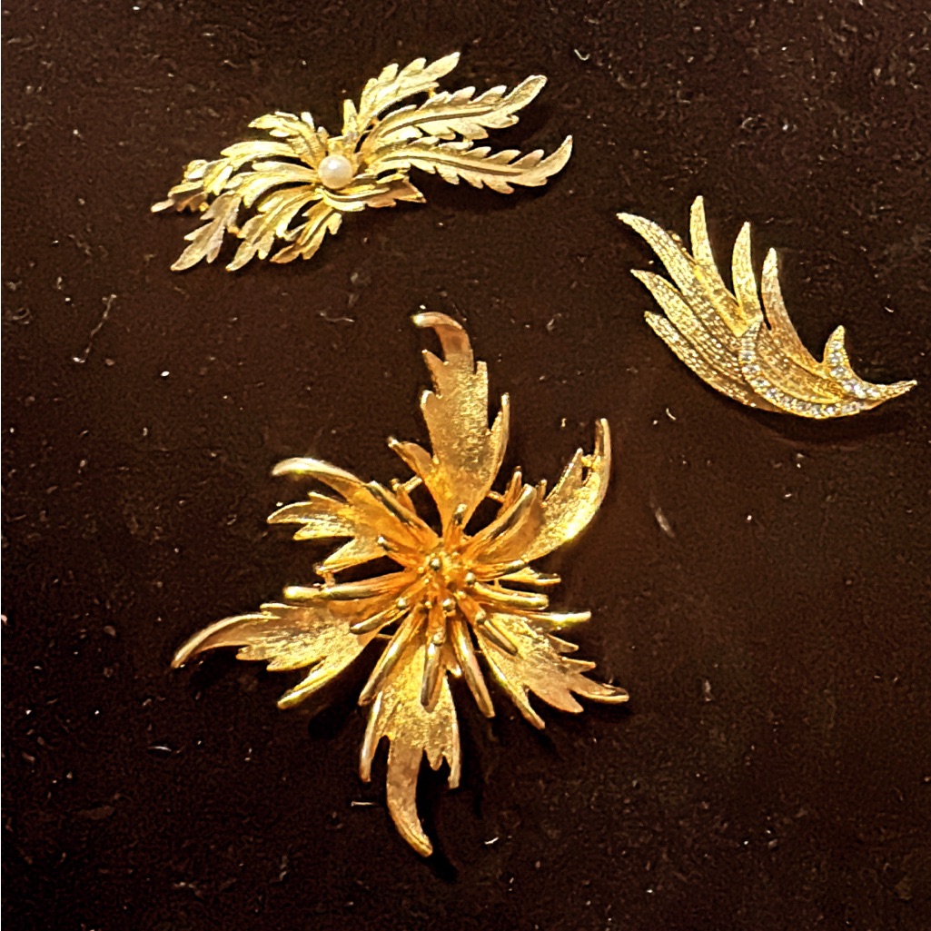 (3) Vtg Brooch Lot